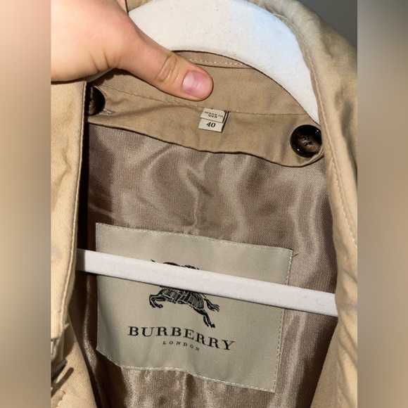 BURBERRY TRENCH COAT - Picture 13 of 17
